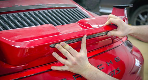 vopsirea locala elementelor din plastic masinii